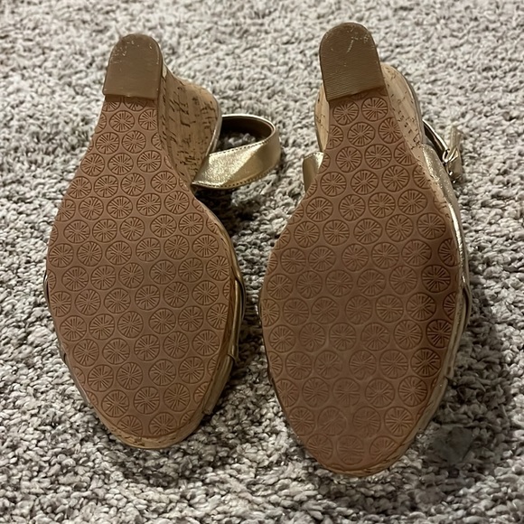 Lilly Pulitzer Wedges - Picture 6 of 8